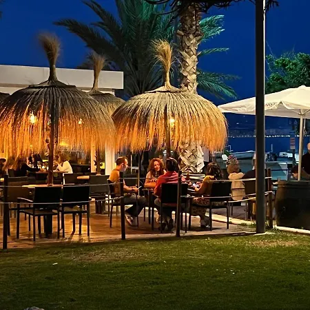 Luxury 190m2 Amplio Moderno Con Terraza En La Azotea De 50m2 Junto A La Playa, En El Centro De Torre Del Mar, Malaga, Modern Large With 50m2 Roof Terrace By The Beach, Right In The Center Of Torre Del Mar, Malaga * Torre Del Mar