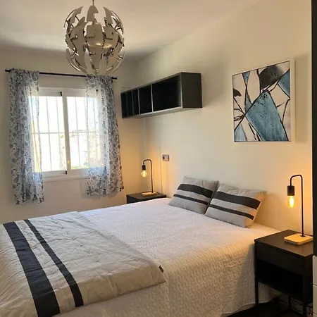 Luxury 190m2 Amplio Moderno Con Terraza En La Azotea De 50m2 Junto A La Playa, En El Centro De Torre Del Mar, Malaga, Modern Large With 50m2 Roof Terrace By The Beach, Right In The Center Of Torre Del Mar, Malaga Apartment