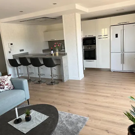 Apartment Luxury 190m2 Amplio Moderno Con Terraza En La Azotea De 50m2 Junto A La Playa, En El Centro De Torre Del Mar, Malaga, Modern Large With 50m2 Roof Terrace By The Beach, Right In The Center Of Torre Del Mar, Malaga Torre Del Mar